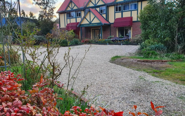 Oaktree Guest House