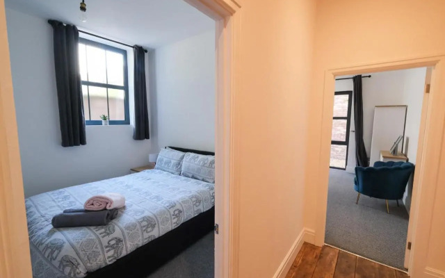 The Eden Warehouse - Pink Apartment (sleeps 4)