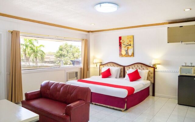 OYO 137 Residencia RSY Condotel