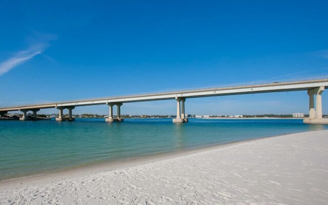 Whar305x 2 Bedroom Condo