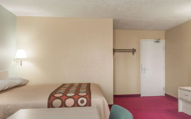 Super 8 by Wyndham Nephi