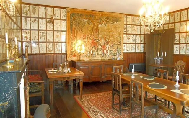 Chateau De Courbelimagne, Raulhac