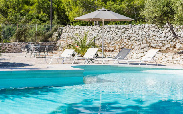 Beautiful Seaside Villa with Pool