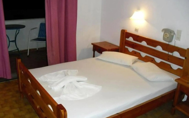 Aratos Hotel