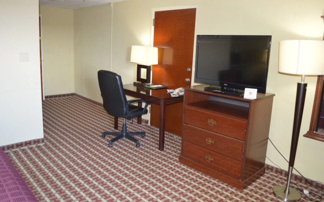 Quality Inn & Suites Fayetteville