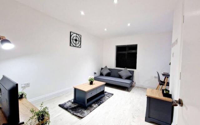 Modern Apartment in Uxbridge