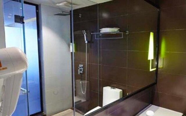 IU Hotel Suining Shehong Bus Station Branch
