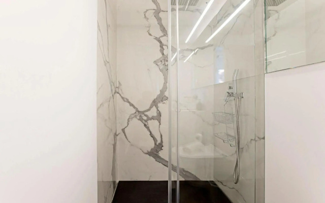 Wonderful 2BR Duplex Near River by LovelyStay