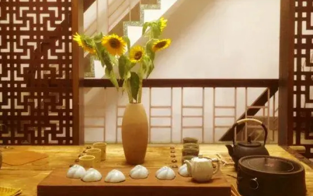 Sanzao Shiyue Hostel