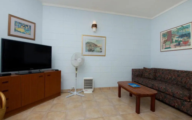Crystal Waters 6 - CBD Location