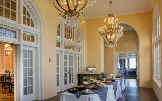 Grand Galvez Resort, Autograph Collection