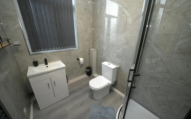 Charming Oxford Apartment in Telford - Flat 2