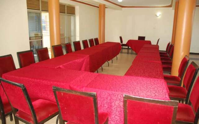 New Palm Royal Hotel