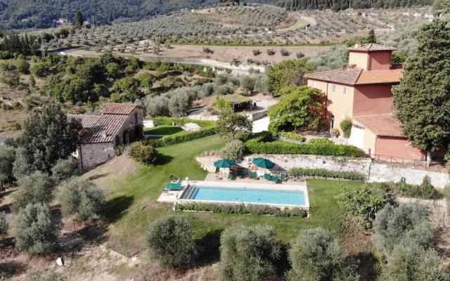 This beautiful apartment in a small Tuscan house.