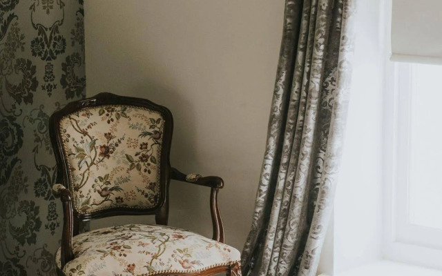 Healing Manor Hotel