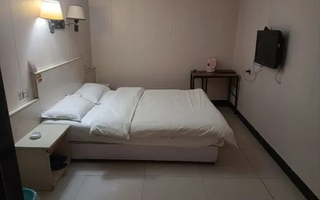 Green Tree Inn (Shangqiu Liangyuan District Railway Station)