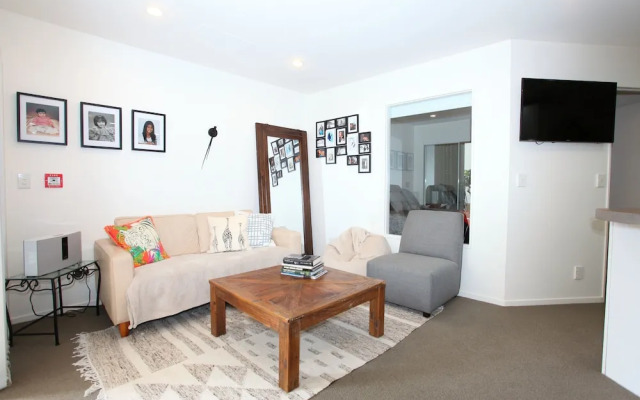 Beautiful Apartment With Patio