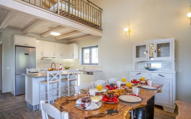 Luxury Villa Irida