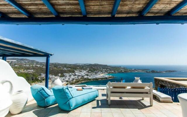 Beachfront Villa Giovanna-Premium Location&Jacuzzi