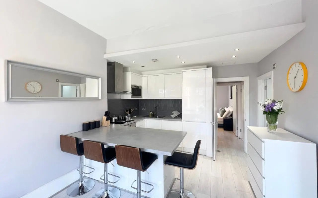 2 Bedroom Apartment in South Hampstead