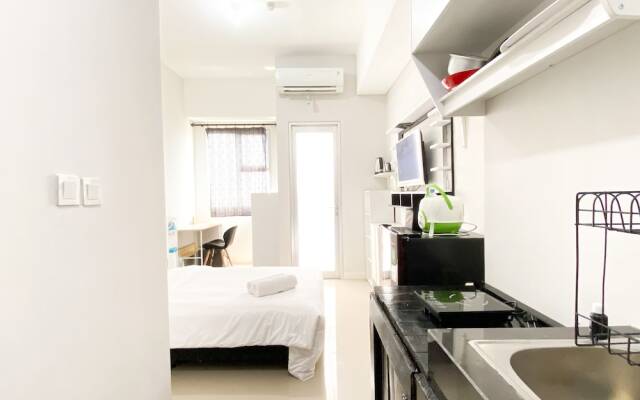 Cozy Stay Studio Transpark Juanda Bekasi Timur Apartment