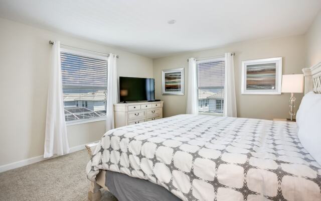 5 Bdrm Gated Golf Community Villa