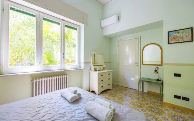 Villa Villari Terrace and Patio by Napoliapartments