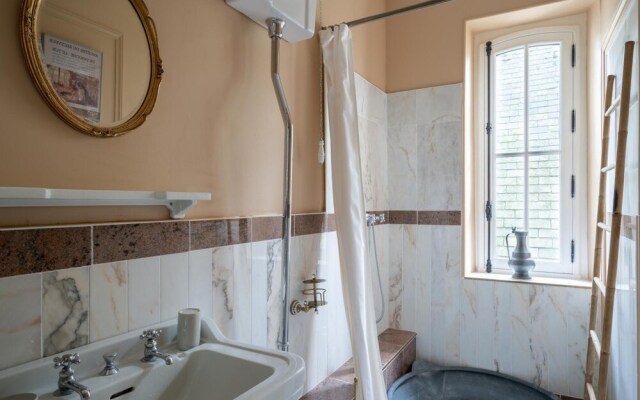 Le Chateau De La Tourlandry