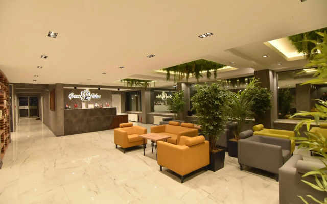 Green Palace Suite Hotel