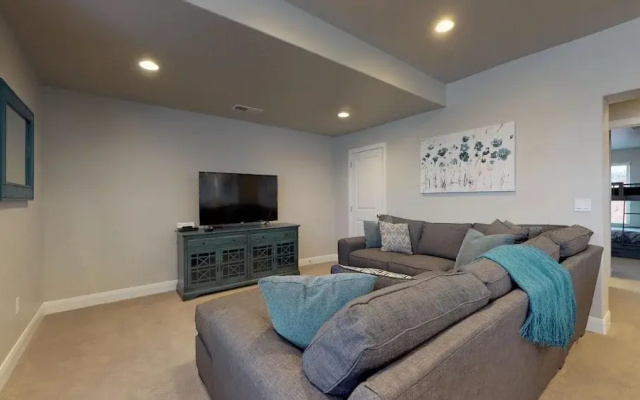 Blue Cruiser Casita 4 Bedroom Apts by Redawning