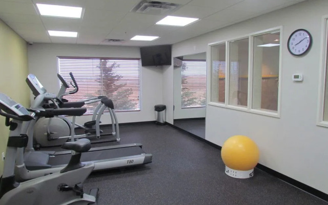 Days Inn and Suites Airdrie