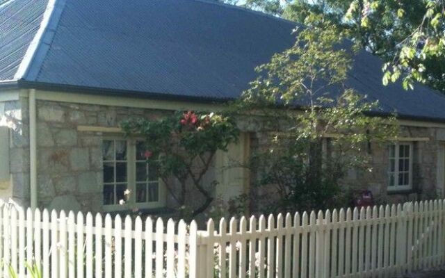 Colonial Cottages of Ross