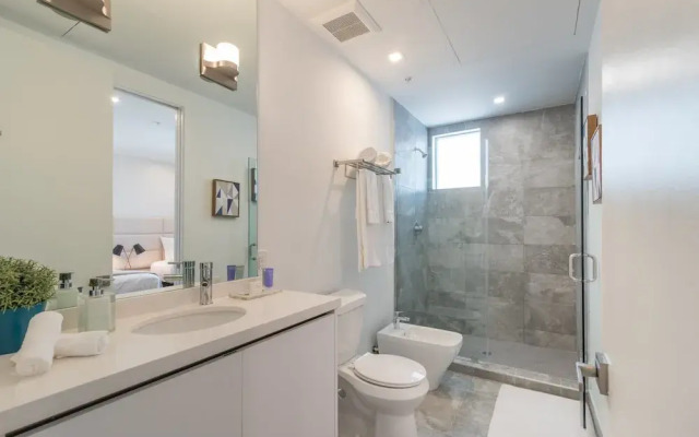 VHC Luxury Apartments 538-203