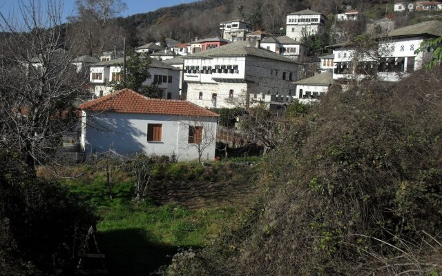 Traditional Guest Home Dimou