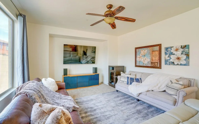 Pet-friendly Surprise Home w/ Yard & Grill Area