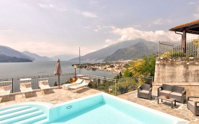 Modern Holiday Home with Swimming Pool in Gravedona