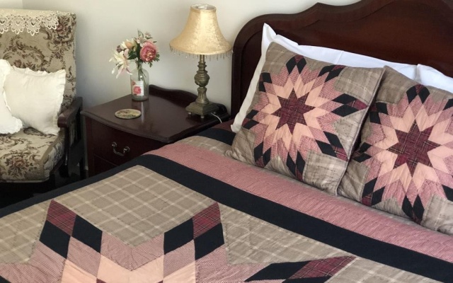 Donkey Tales Farm Cottages – Guest Rooms – Daisy Hill