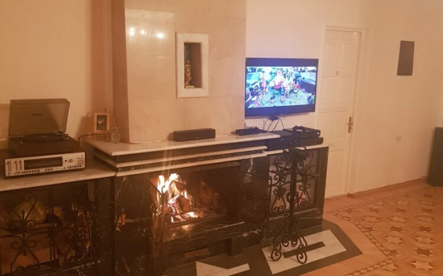 Mountain Lake Villa B&B