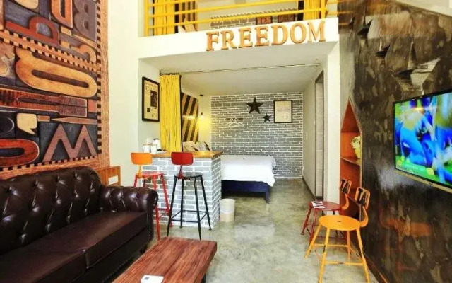 Sanyacoastal Inn Dadonghai