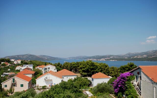 Central Apartment in Okrug Donji near Beach