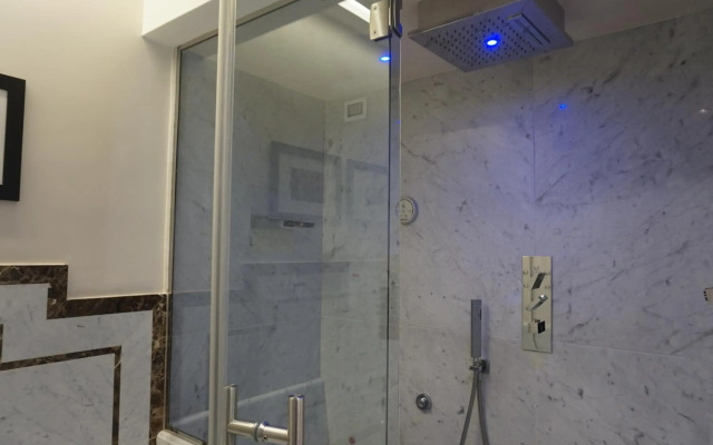 Trevi Palace Luxury Inn