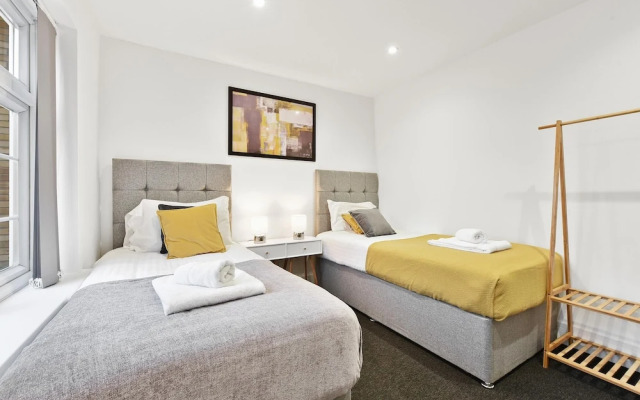 Rochfords Serviced House with 5 Bedrooms