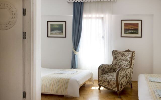 Kalais Hotel
