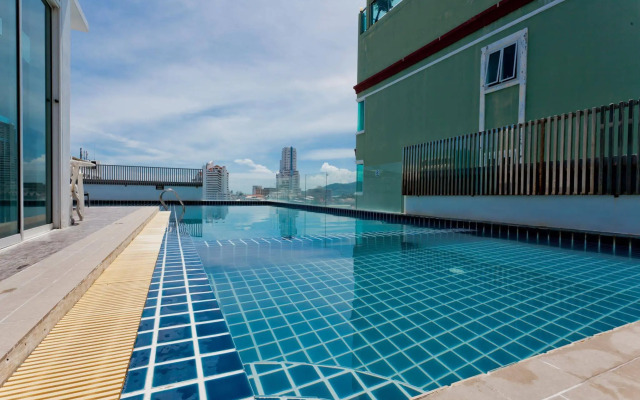 Hallo Patong Hotel & Restaurant