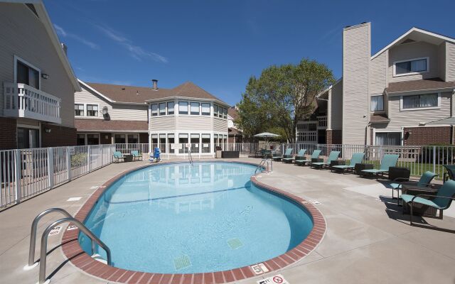 Sonesta ES Suites Minneapolis  St. Paul Airport