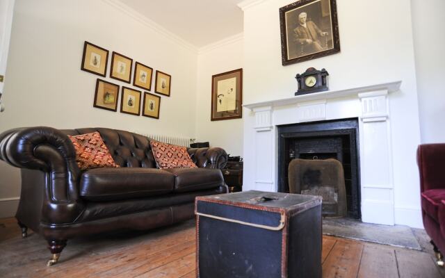 The Manor House Moreton