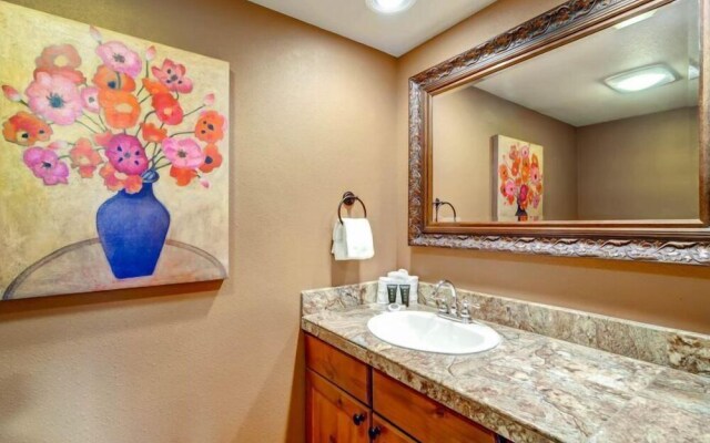 3 Bedroom Mountain Condo in Lakeside Village Near Keystone Lake with Complimentary Shuttle Service