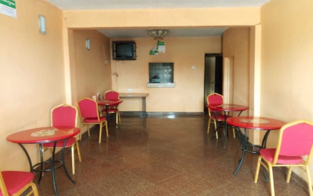 Rene Bistro Hotel