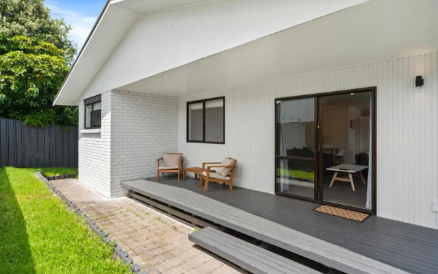 Garden Grove Gem - Lake Taupō Holiday Home