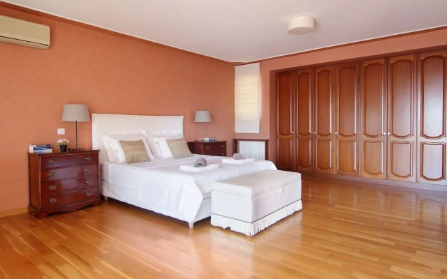 Oasis Pool House By Ghh